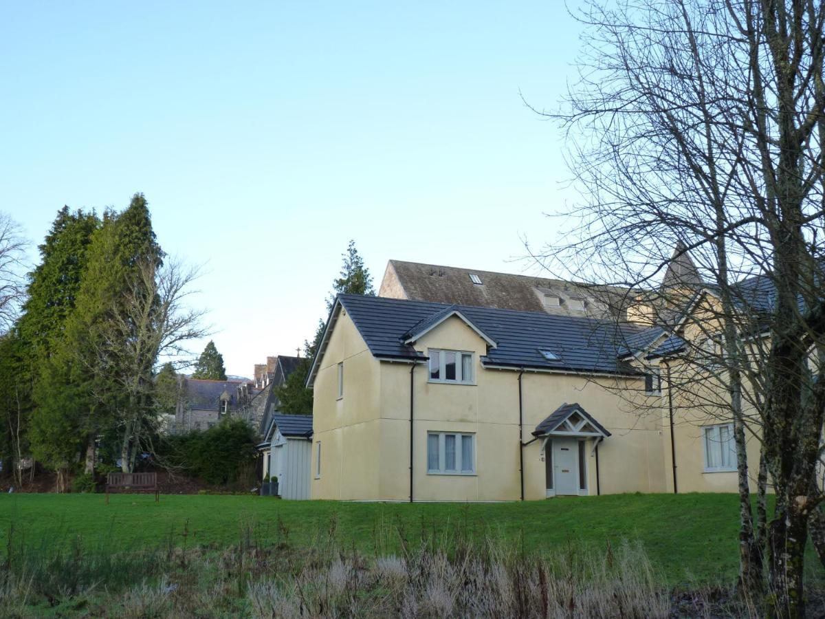 Loch Ness Abbey Cottages Fort Augustus Exterior photo