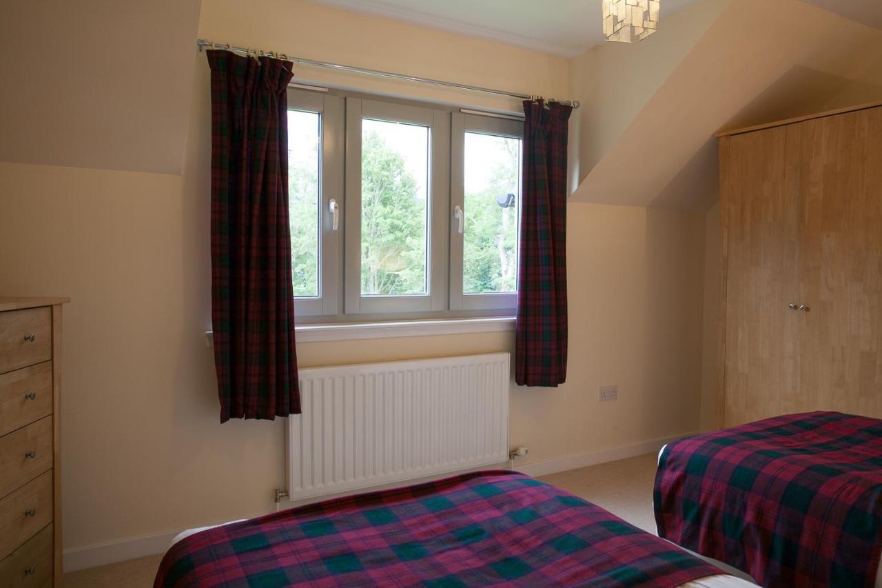 Loch Ness Abbey Cottages Fort Augustus Exterior photo